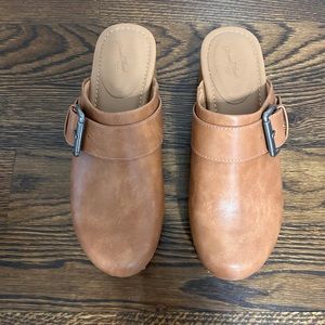 Universal Thread Faye Clog Heels Tan 7.5